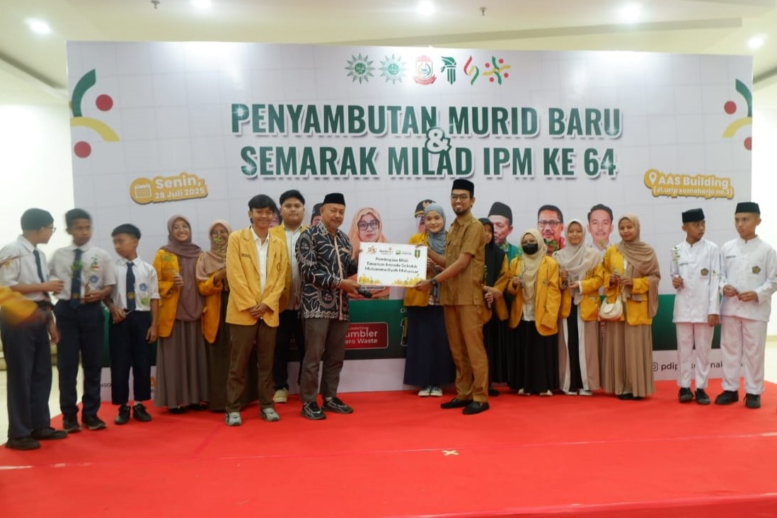 Ratusan Bibit Dibagikan! Kolaborasi PD IPM Kota Makassar & Lazismu Makassar Gerakkan Guru dan Siswa Muhammadiyah Hijaukan Bumi